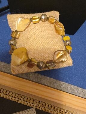 Yellow Shell & Mixed Bead Stretch Bracelet - Unbranded